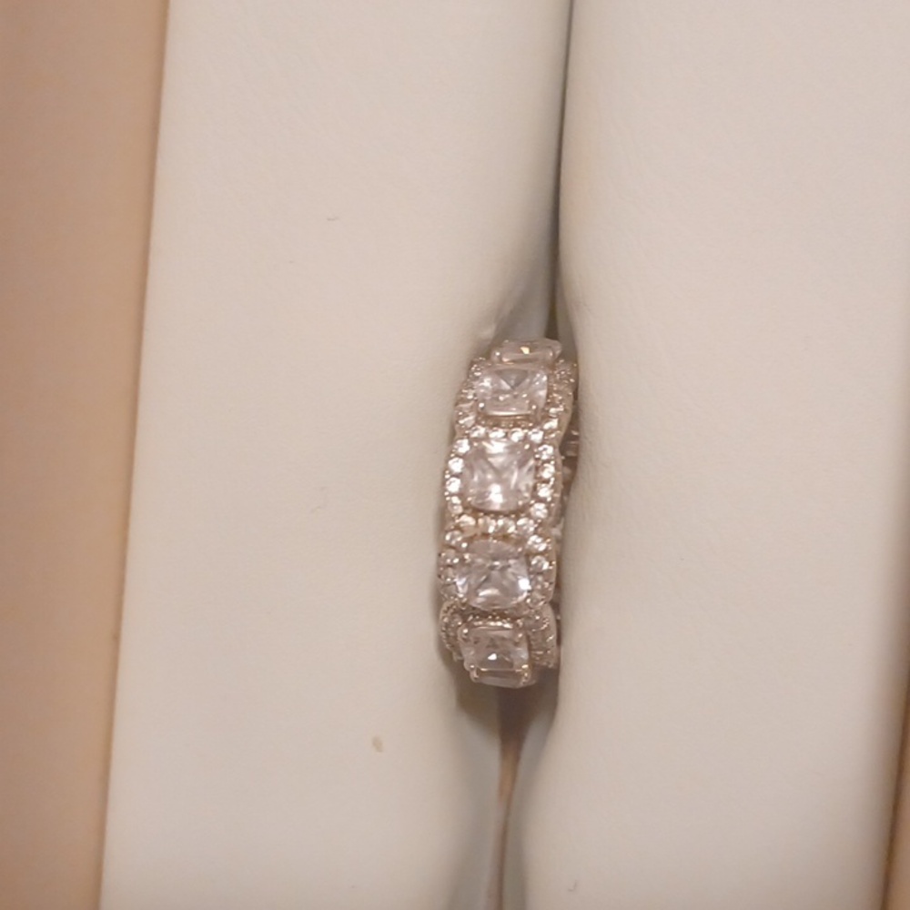 Everly Band Ring
